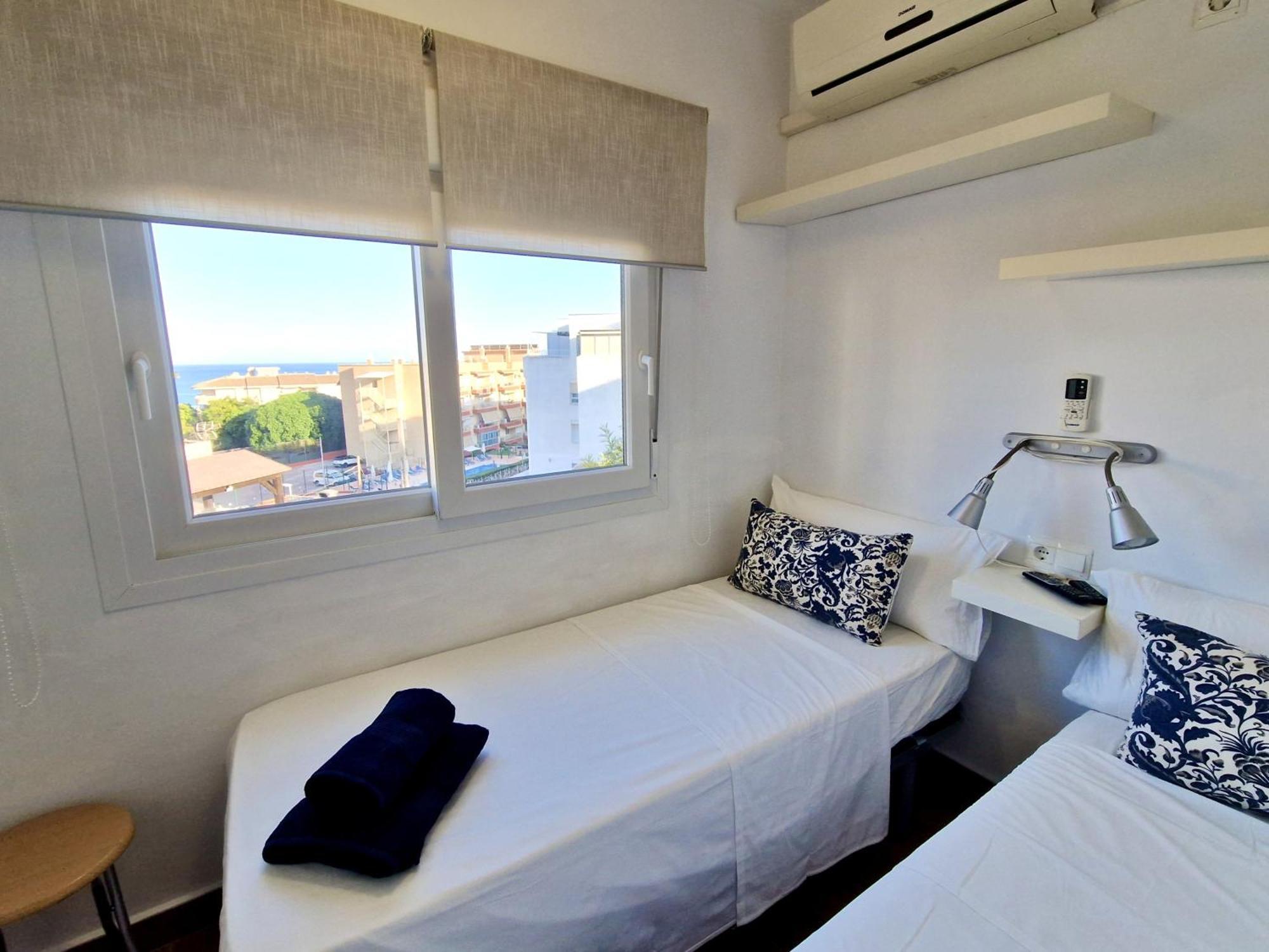 Sr Mediterraneo Playa De La Carihuela Torremolinos Exterior photo
