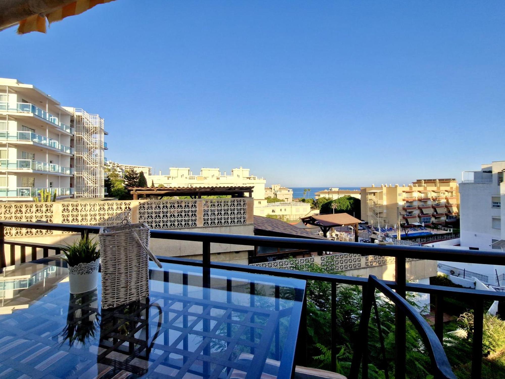 Sr Mediterraneo Playa De La Carihuela Torremolinos Exterior photo